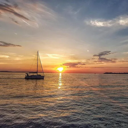 Renovated Stone On The Island Rava, Zadar Vila